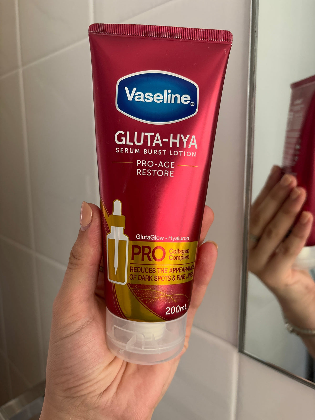 Vaseline Gluta-Hya Serum Burst Lotion Pro-Age Restore 200ml